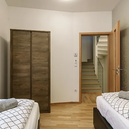 Vp * Budapest